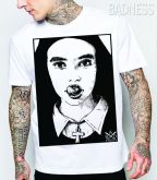Camiseta Freira sexy badness